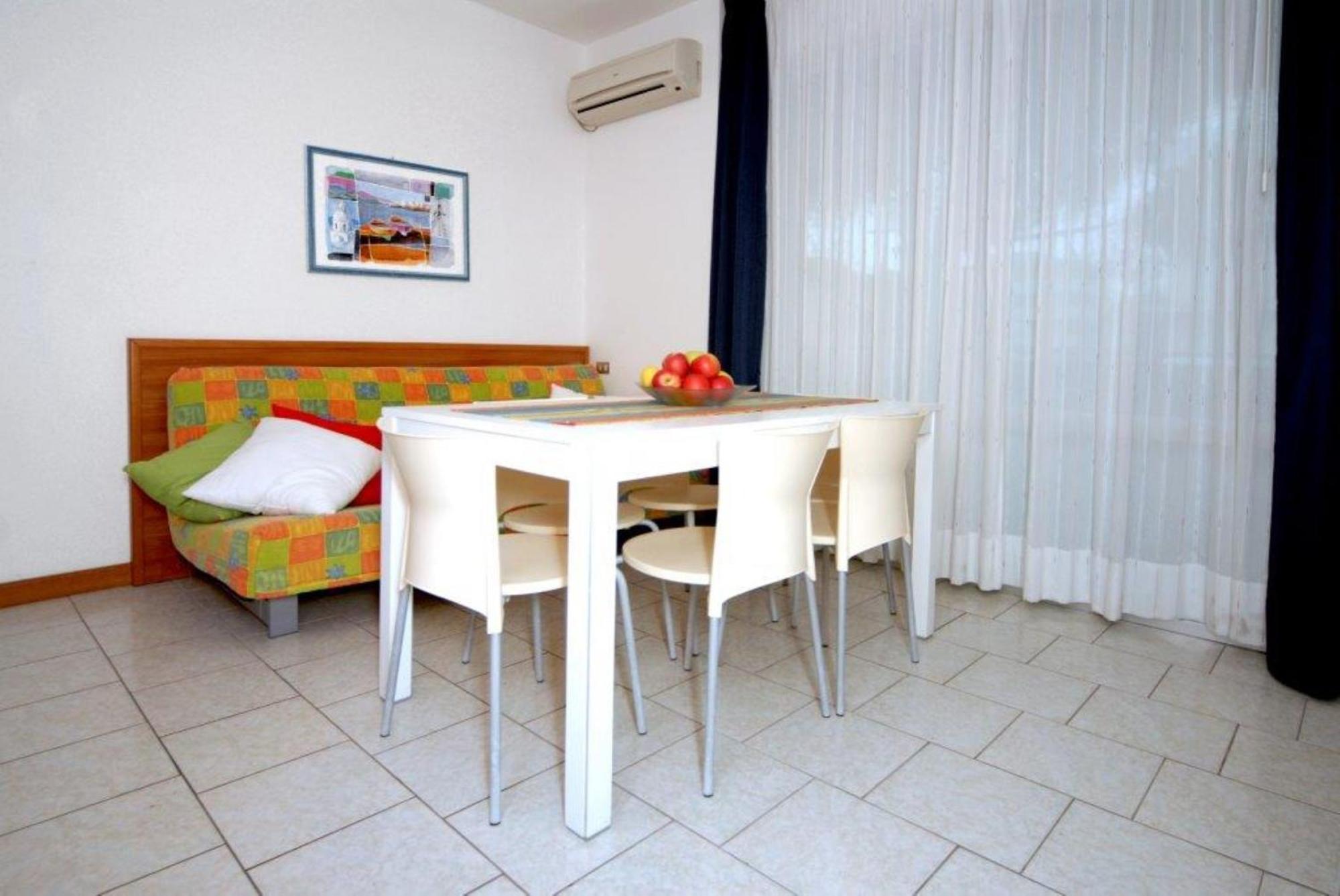 Sunny Getaway Flat With Ac In